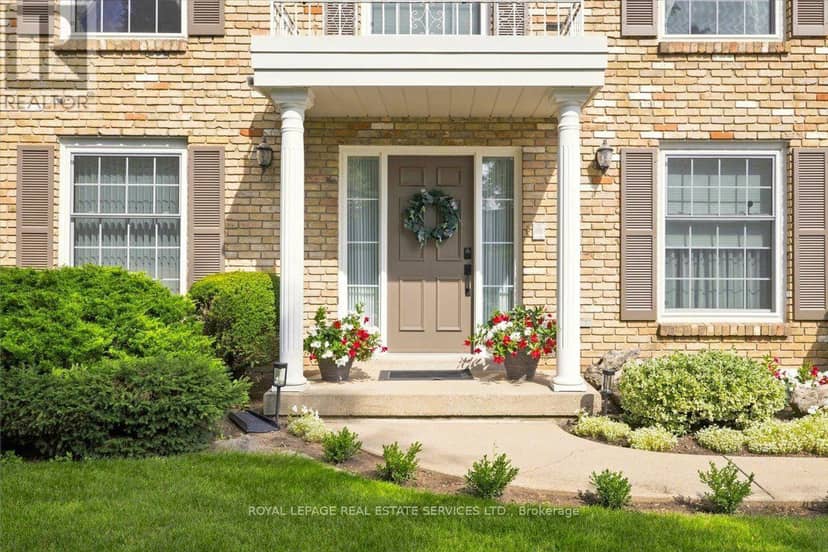 1309 Monmouth Drive, Burlington, photo 2