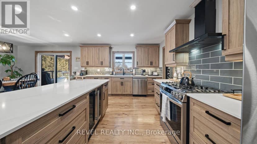 6 Kings Lane — photo 13 of 40