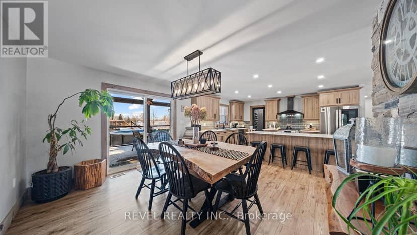 6 Kings Lane — photo 17 of 40
