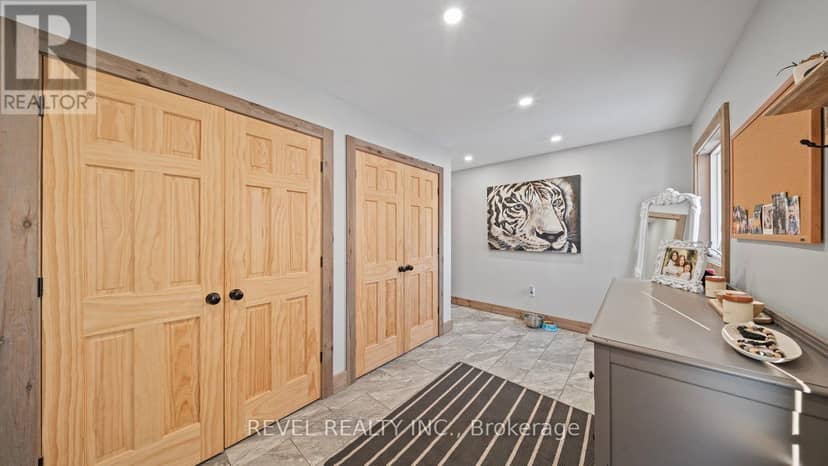 6 Kings Lane — photo 23 of 40