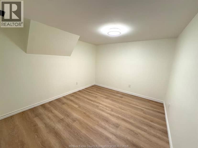 8177 RIVERSIDE DRIVE East — photo 32 of 40
