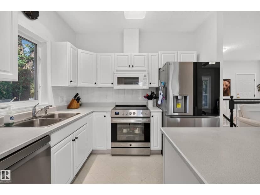 #58 10 Blackburn Dr W SW — photo 17 of 40