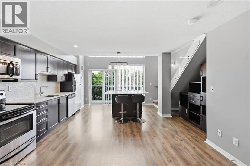 215 E QUEEN Street E Unit# 225 — photo 6 of 26