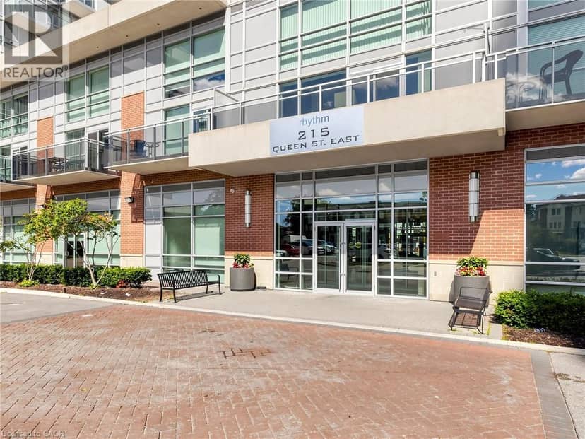 215 E QUEEN Street E Unit# 225 — photo 2 of 26