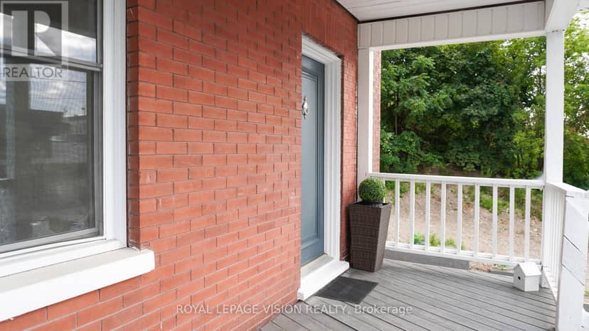 15 Shade Street — photo 3 of 32
