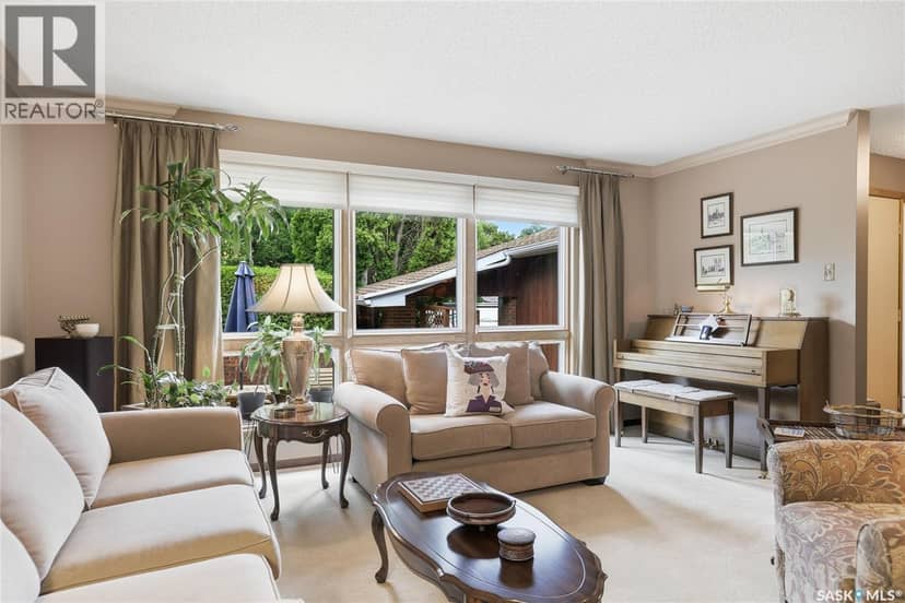 2654 Kliman CRESCENT — photo 10 of 40