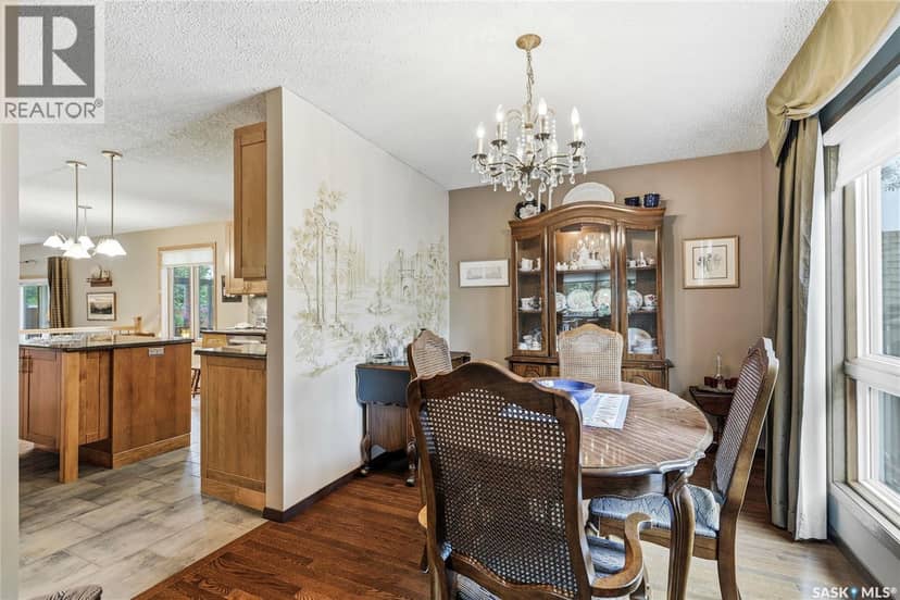 2654 Kliman CRESCENT — photo 11 of 40