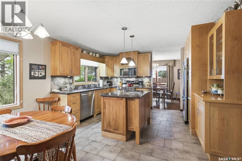 2654 Kliman CRESCENT — photo 14 of 40
