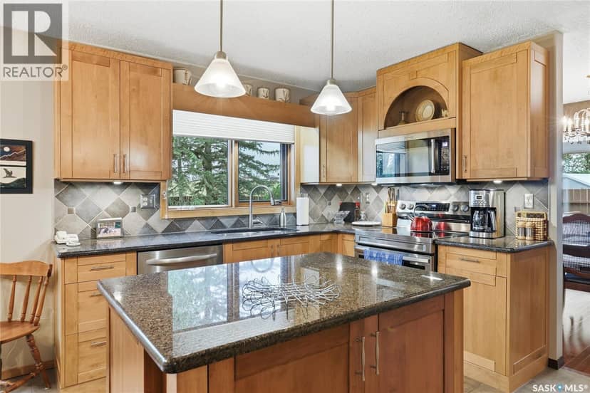 2654 Kliman CRESCENT — photo 15 of 40