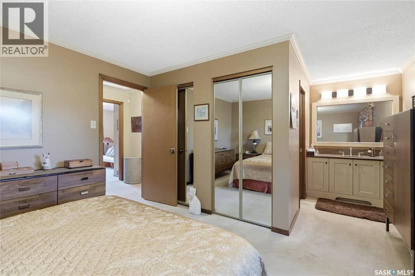 2654 Kliman CRESCENT — photo 30 of 40