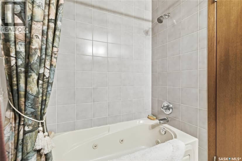 2654 Kliman CRESCENT — photo 35 of 40