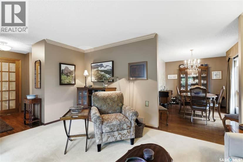 2654 Kliman CRESCENT — photo 9 of 40