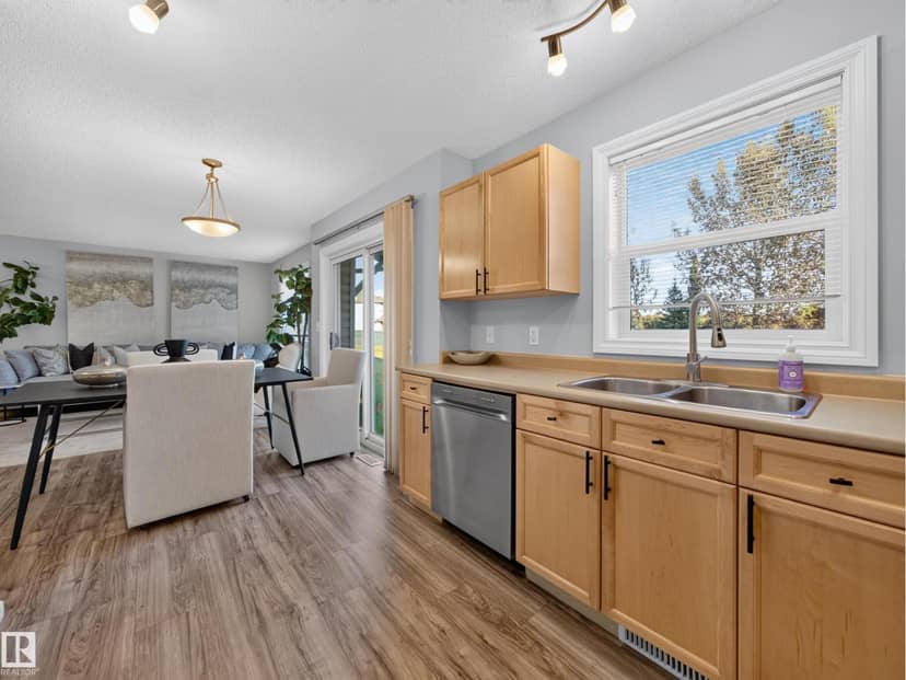 #44 12050 17 AV SW — photo 32 of 40