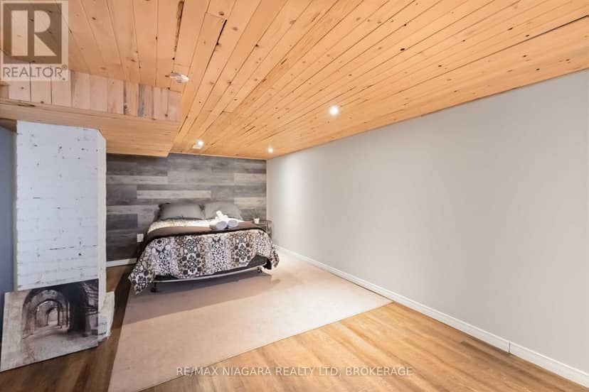 1459 Niagara Stone Road — photo 31 of 35