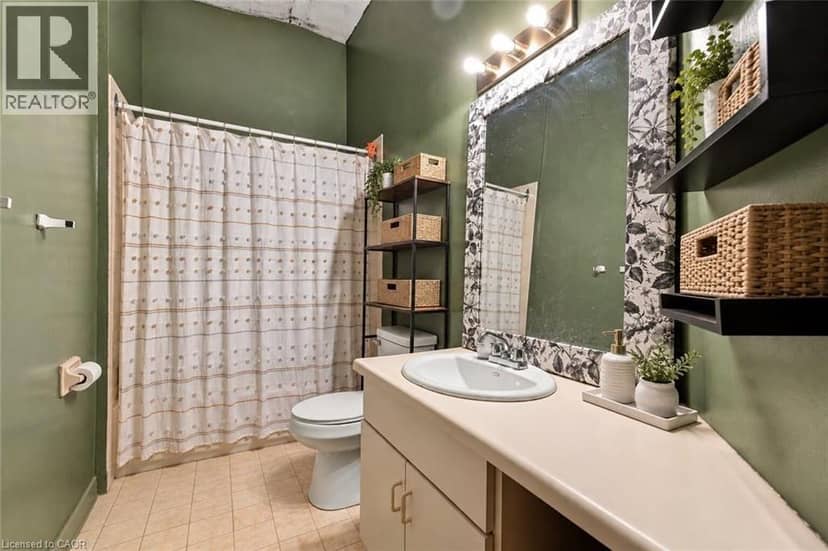 26 RENFREW Street E — photo 12 of 40