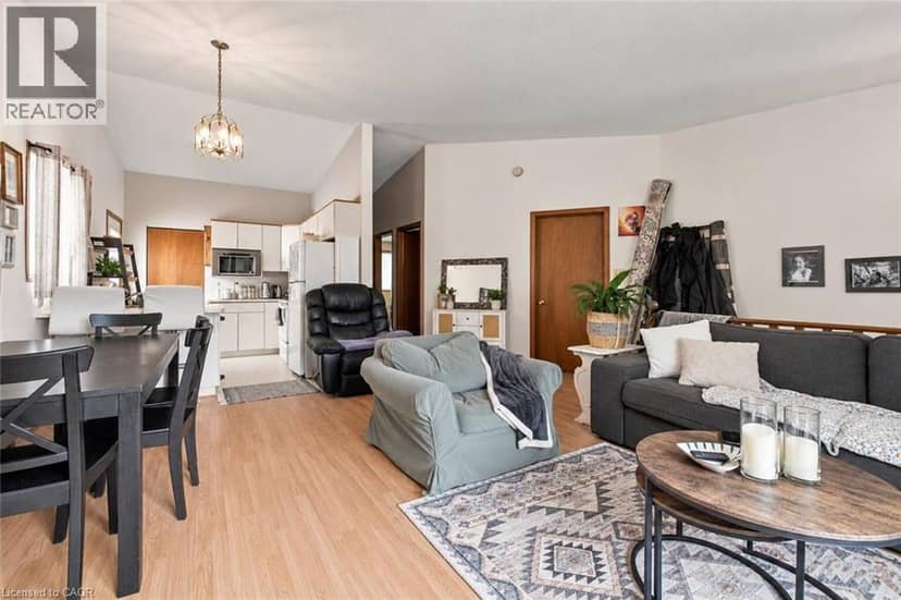 26 RENFREW Street E, Caledonia, photo 7
