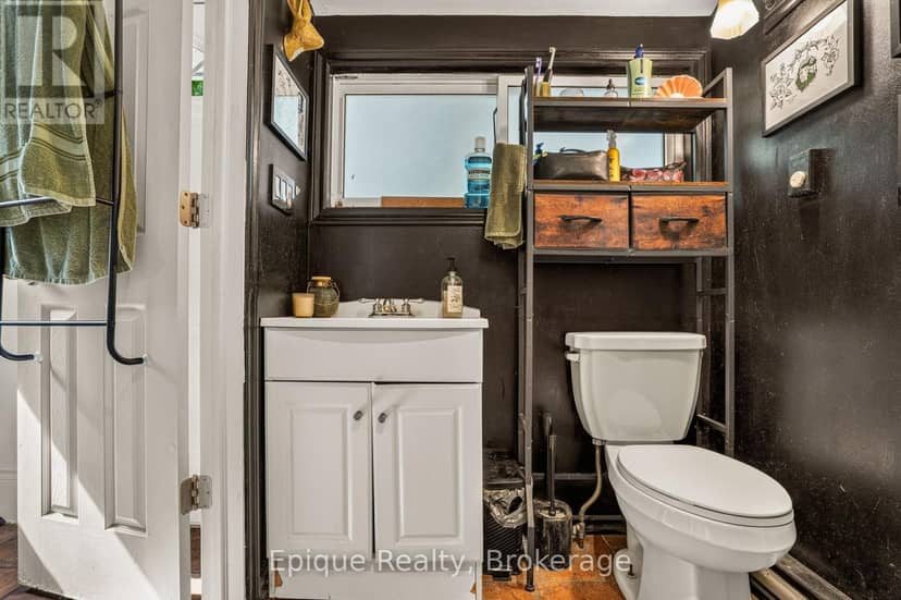 170 Emerald Street S — photo 18 of 40