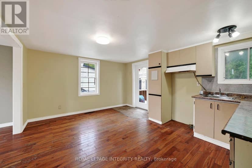 836 Marlborough Street N — photo 10 of 25