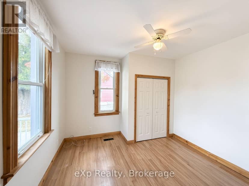 42 Clarinda Street S — photo 13 of 27