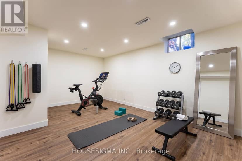 33 College Crescent — photo 14 of 22