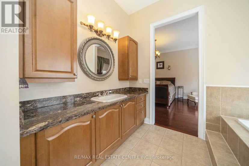 10 Eiffel Boulevard — photo 25 of 40