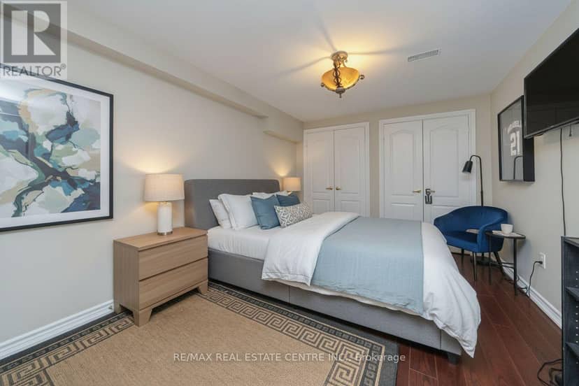 10 Eiffel Boulevard — photo 36 of 40