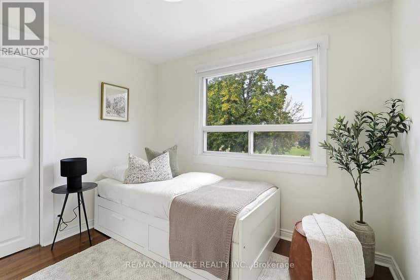 90 Rowntree Avenue — photo 15 of 35