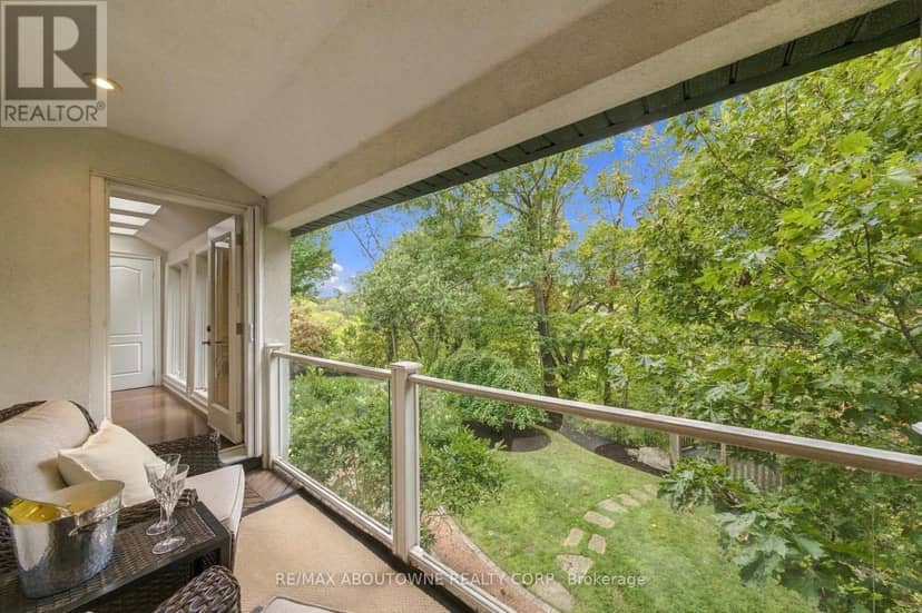 426 Trafalgar Road — photo 34 of 40