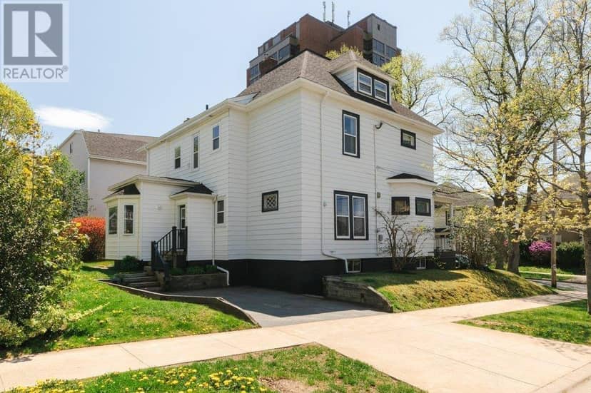 1535 Larch Street, Halifax Peninsula, photo 2