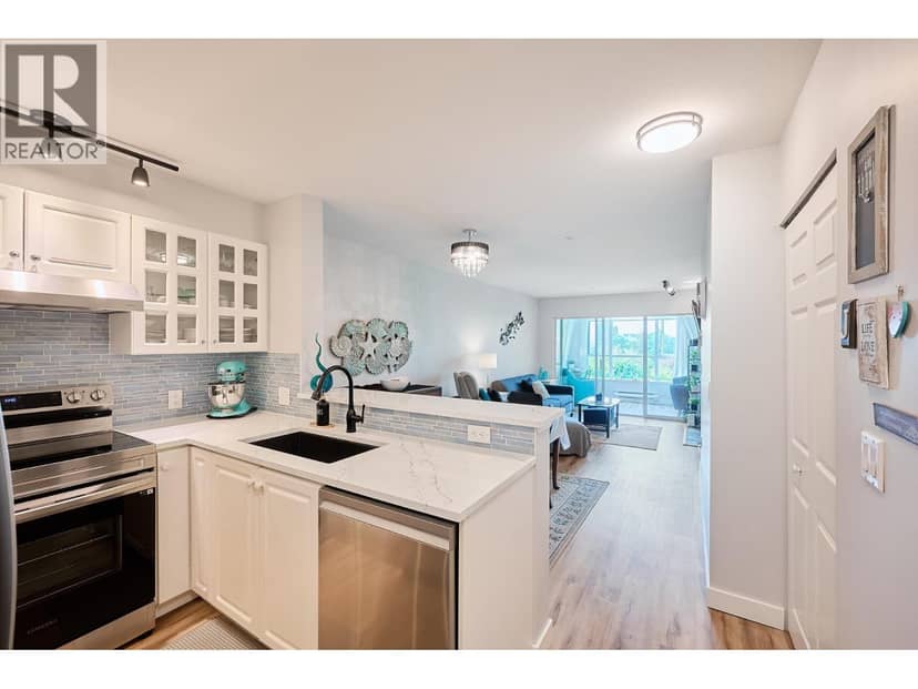 305 155 E 3RD STREET, North Vancouver, photo 2