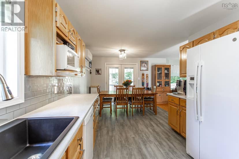 27 Pinecrest Drive — photo 15 of 32