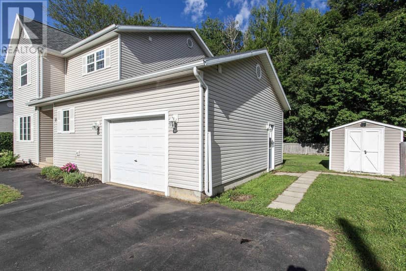 27 Pinecrest Drive, Middleton, photo 5