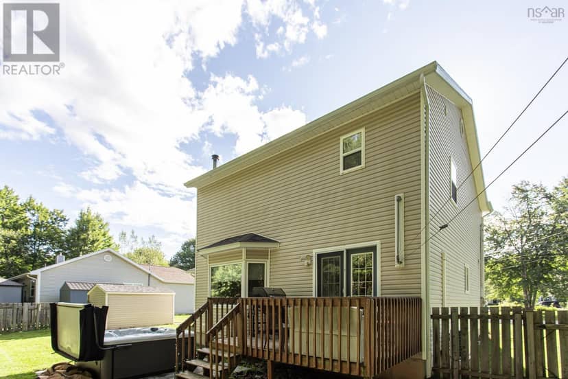 27 Pinecrest Drive, Middleton, photo 8