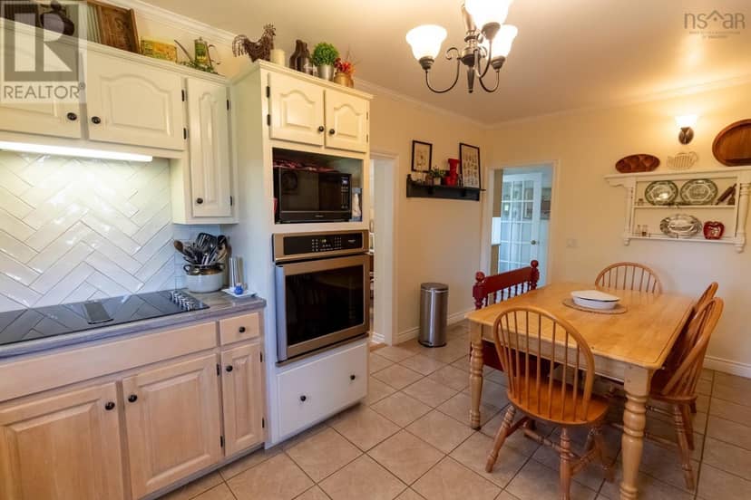 4742 Highway 1 — photo 10 of 40