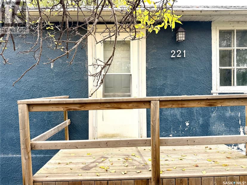 221 4th AVENUE N, Yorkton, photo 2