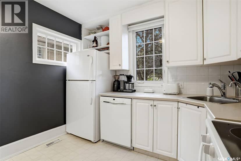 2731 Hill AVENUE — photo 12 of 37