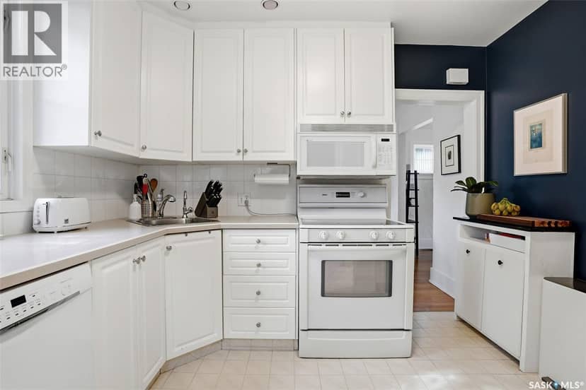 2731 Hill AVENUE — photo 13 of 37