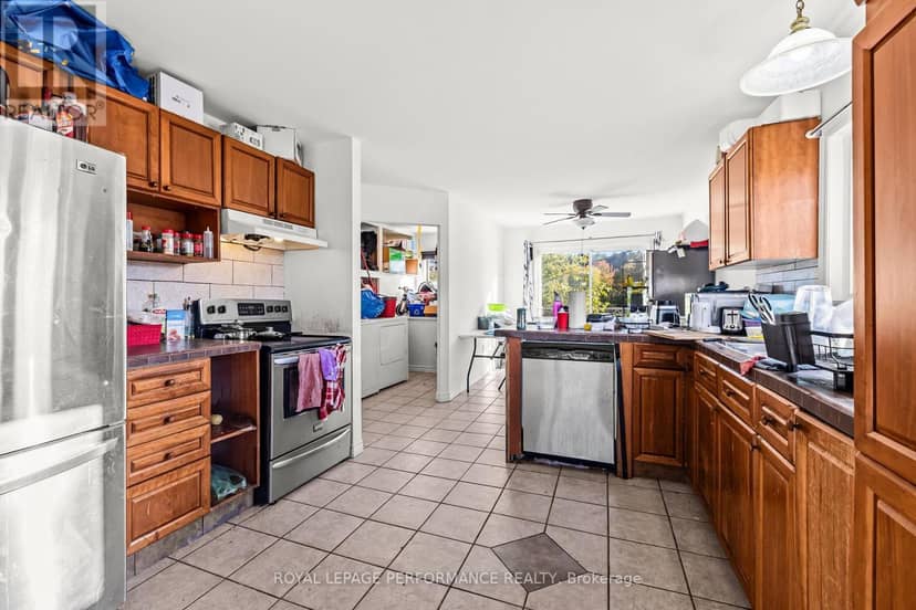 120 Herbert Street — photo 10 of 40