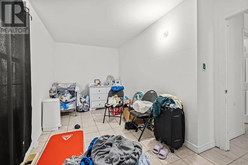 120 Herbert Street — photo 18 of 40