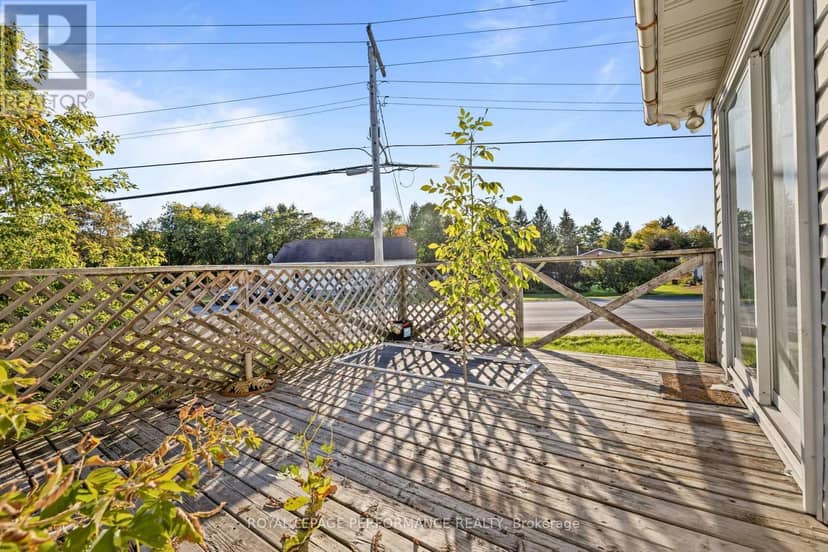 120 Herbert Street — photo 23 of 40