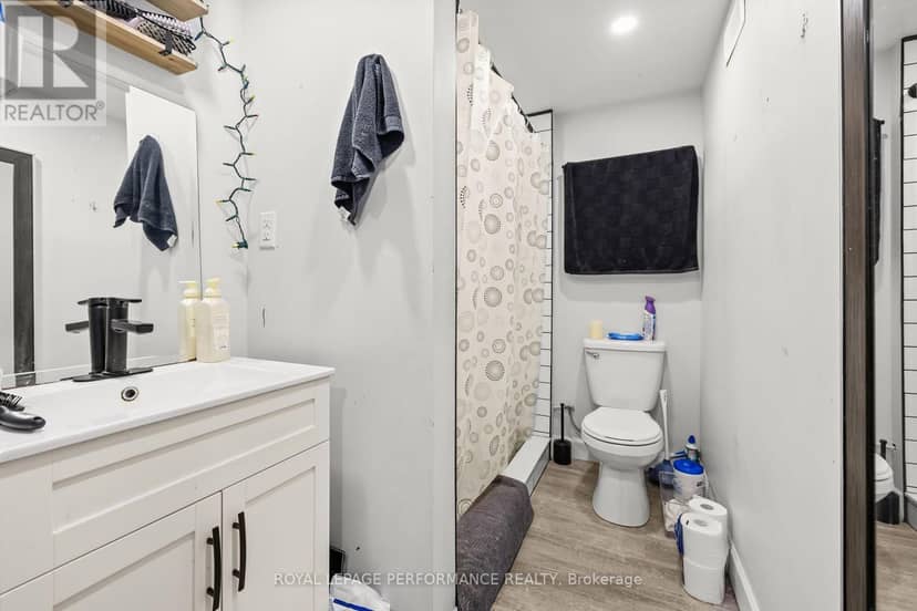 120 Herbert Street — photo 35 of 40