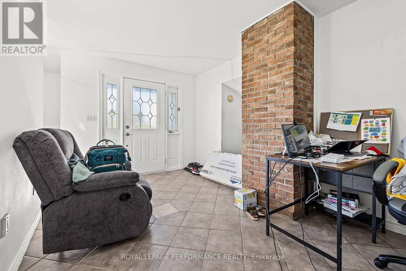 120 Herbert Street — photo 4 of 40