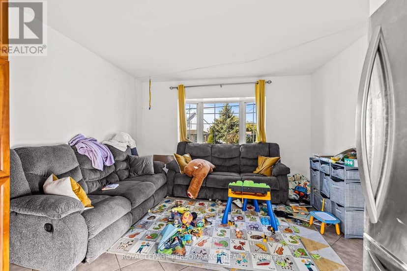 120 Herbert Street — photo 7 of 40