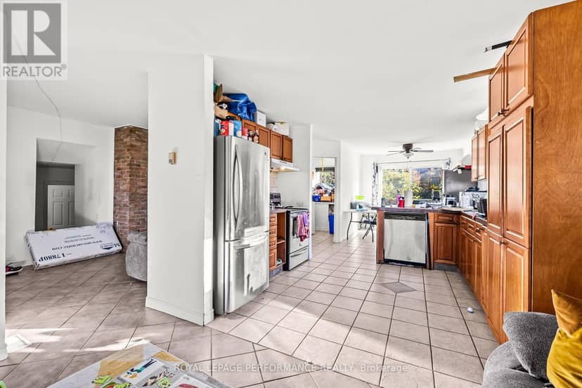 120 Herbert Street — photo 8 of 40