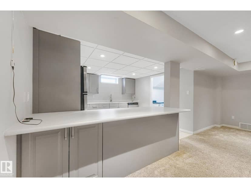 8712 137 AV NW — photo 37 of 40