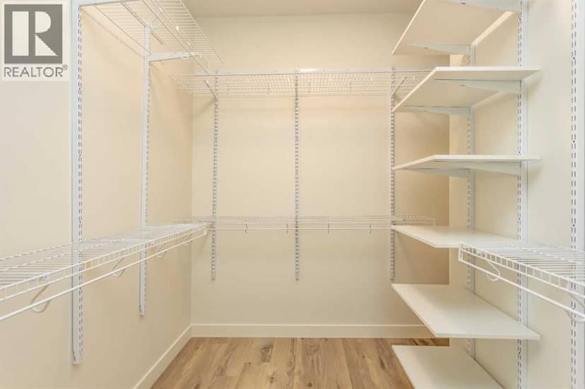 20 Emmett Crescent — photo 17 of 27