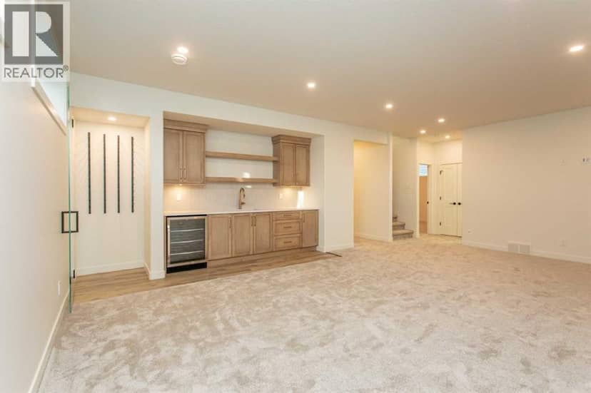 20 Emmett Crescent — photo 19 of 27
