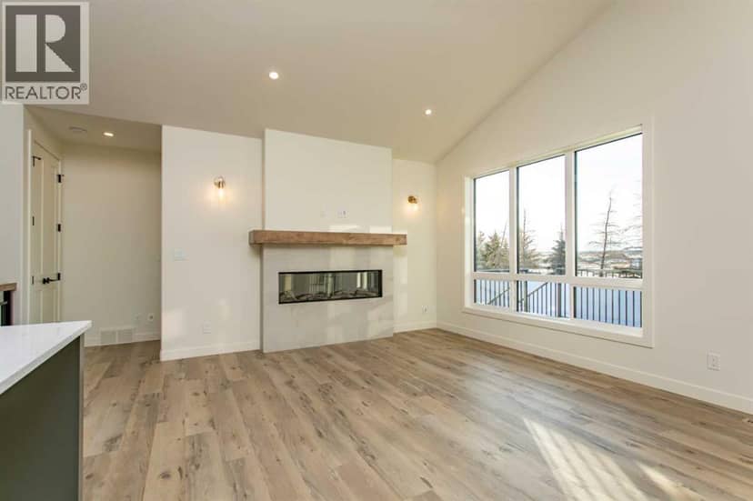 20 Emmett Crescent — photo 9 of 27