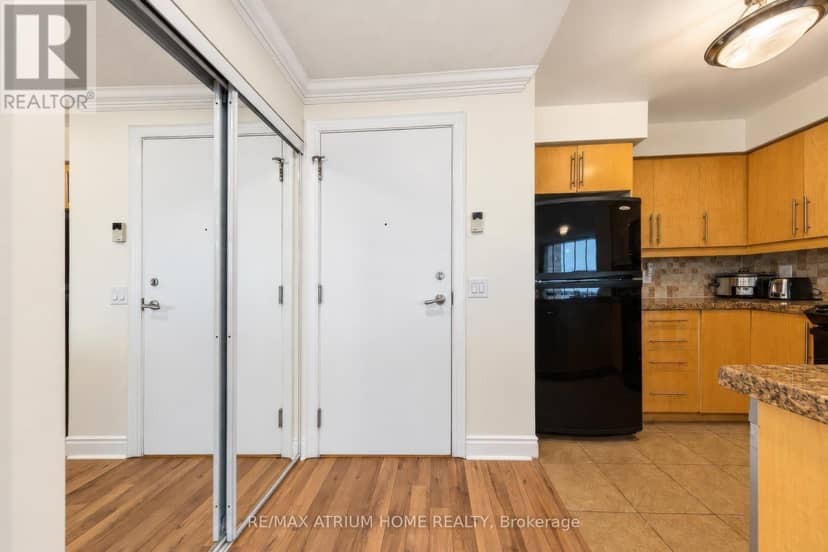 2320 - 25 Greenview Avenue, Toronto, photo 3