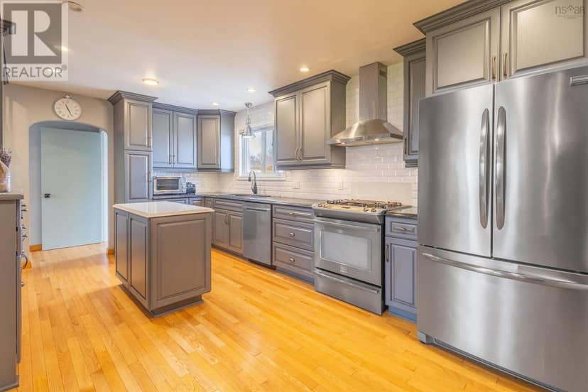 1242 George Street — photo 5 of 20